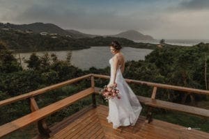 noiva em local casamento na praia do rosa