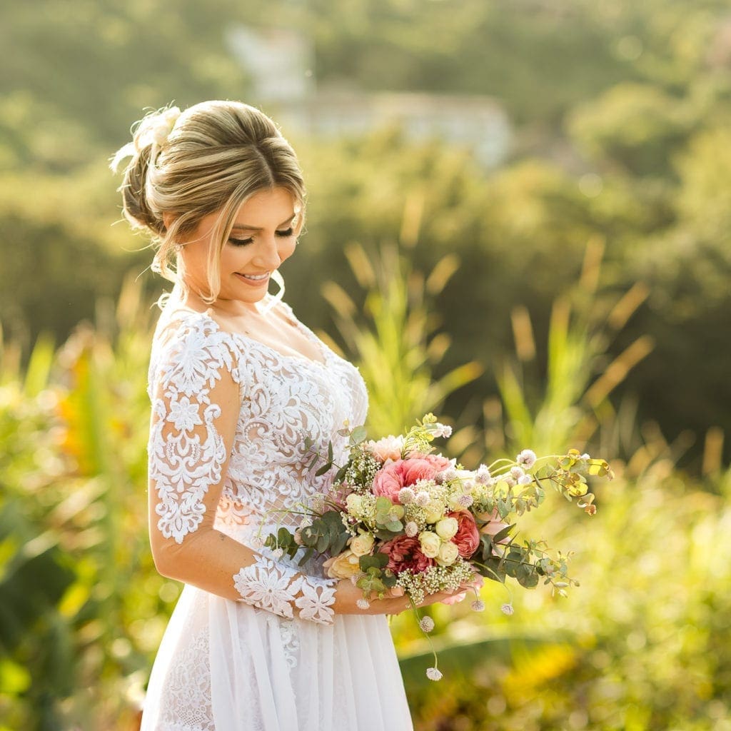 Casamento Praia do Rosa Santa Catarina noiva buquê