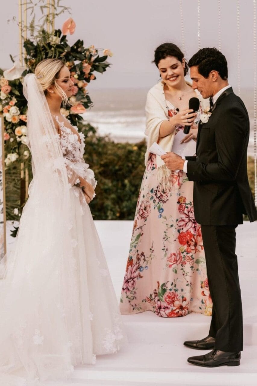 casamento na praia com chuva