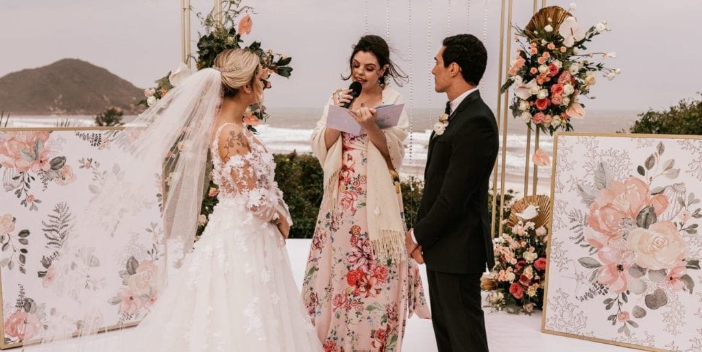 casamento na praia com chuva