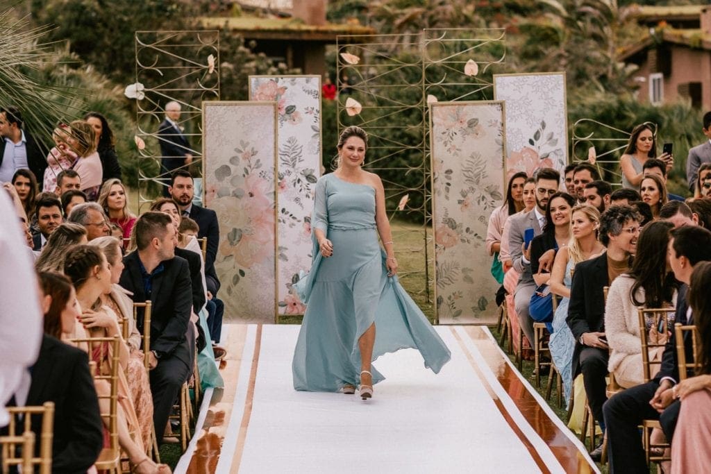 casamento na praia com chuva