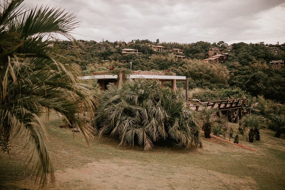 casamento na praia com chuva