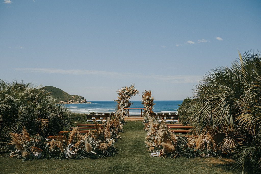 Lugar para casamento na praia: o que considerar na escolha?