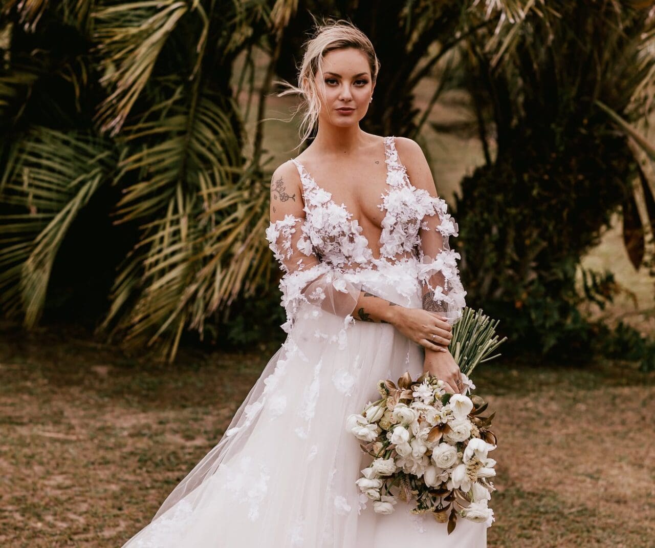 Vestido de noiva para casamento na praia: Você precisa saber!