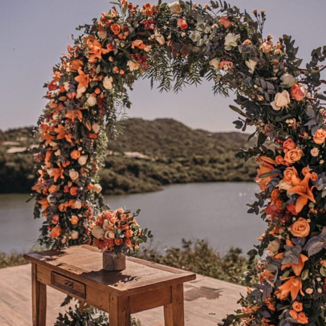 Altar de casamento: acerte na escolha em uma cerimônia na praia | Casamento  na Praia do Rosa {Fazenda Verde}